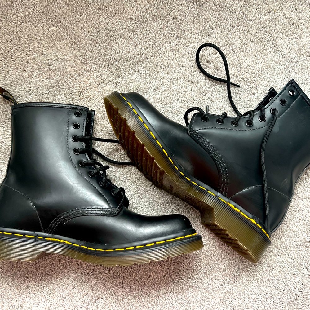 Authentic Doc Marten 1460 Smooth Leather Lace Up Boots